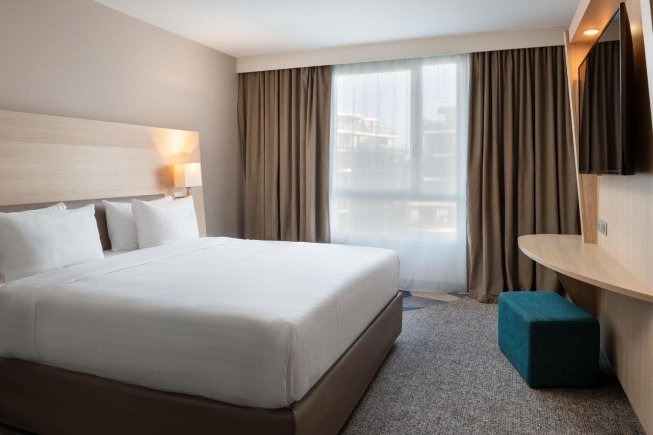 คอร์ตยาร์ด ปารีส ลา เดฟ็องซ์ เวสต์ - โกลงบ์ Hotel โคล็อมบ์ ภายนอก รูปภาพ