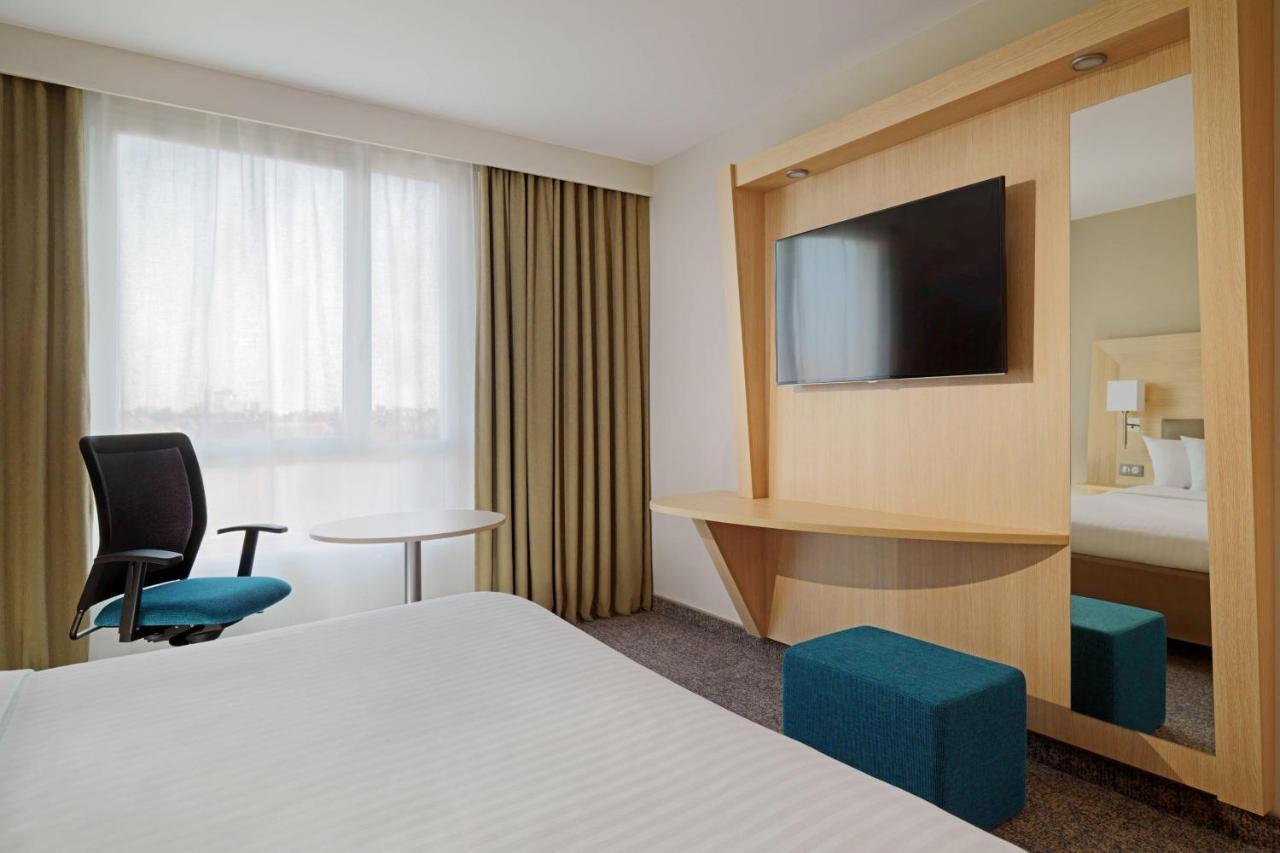 คอร์ตยาร์ด ปารีส ลา เดฟ็องซ์ เวสต์ - โกลงบ์ Hotel โคล็อมบ์ ภายนอก รูปภาพ