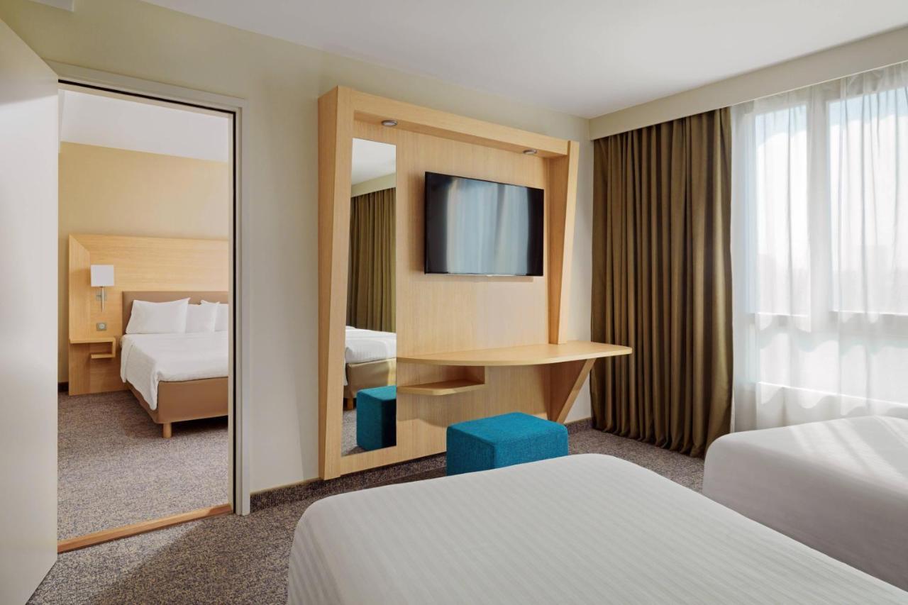คอร์ตยาร์ด ปารีส ลา เดฟ็องซ์ เวสต์ - โกลงบ์ Hotel โคล็อมบ์ ภายนอก รูปภาพ