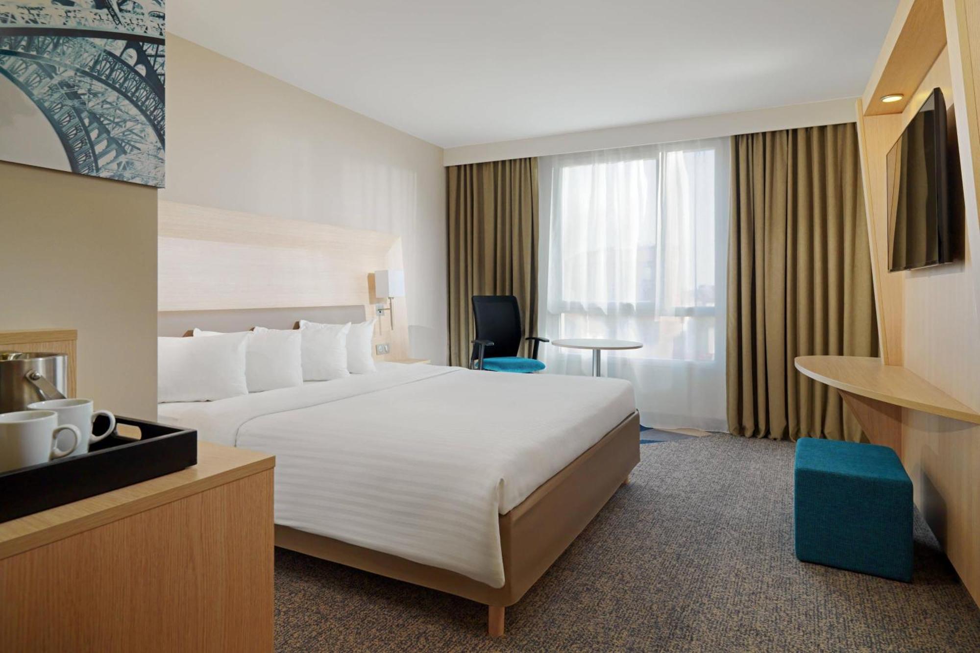 คอร์ตยาร์ด ปารีส ลา เดฟ็องซ์ เวสต์ - โกลงบ์ Hotel โคล็อมบ์ ภายนอก รูปภาพ