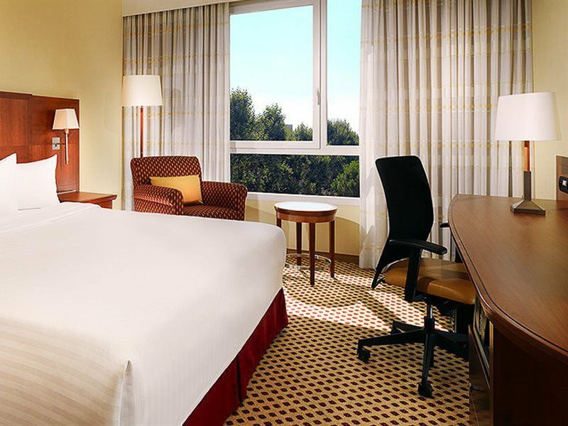 คอร์ตยาร์ด ปารีส ลา เดฟ็องซ์ เวสต์ - โกลงบ์ Hotel โคล็อมบ์ ภายนอก รูปภาพ